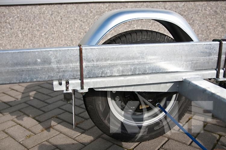 Kalf Motorboottrailer M2000-62 V geremde tandemasser