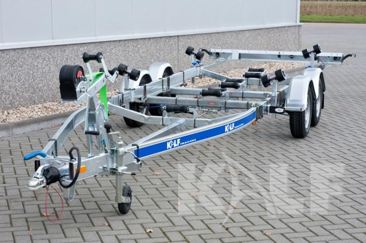 Kalf Trailers Motorboottrailer M2000-62 V geremde tandemasser