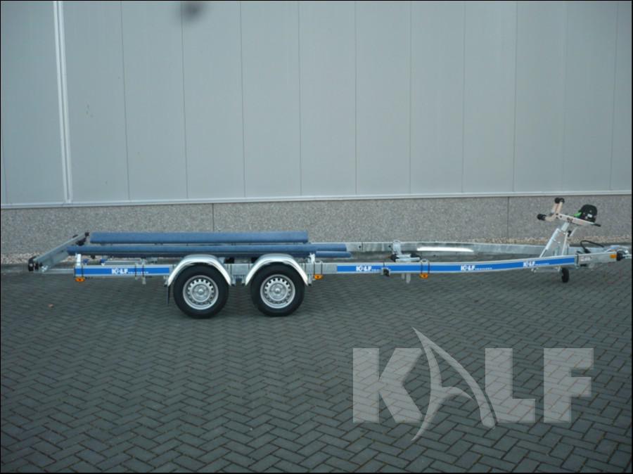 Kalf motorboot trailer 2000-68 met  luxe pakket en schroefasuitvoering