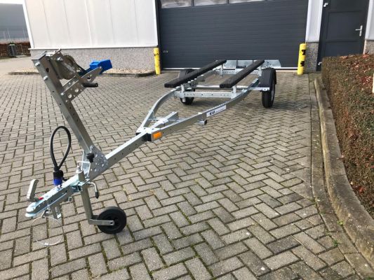 Kalf motorboot 750 met planken