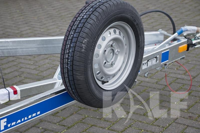 Kalf Trailers Motorboottrailer M2000-62 met sloeppakket