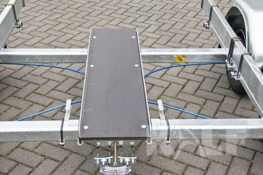 Kalf Zeilboottrailer 2000 kg met kielboot pakket
