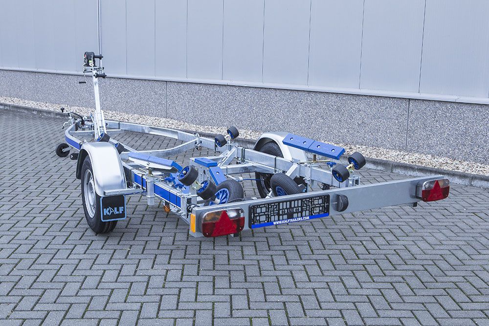 Kalf kielboottrailer 1300 kg Randmeer met gedeelde as