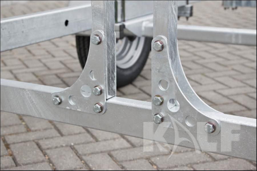 Kalf kanotrailer voor 8 kano's 750 kg