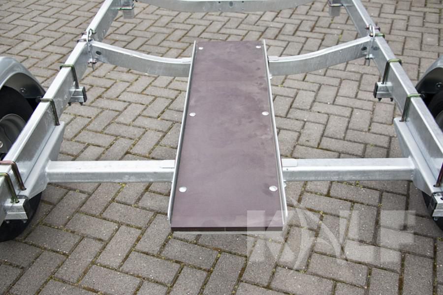Kalf Zeilboottrailer R 750-57 met kielboot pakket